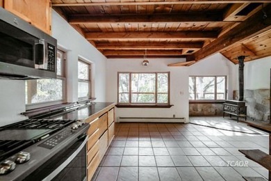 Just 5 miles from Weaverville and easy access to Hwy 299, this - photo 18