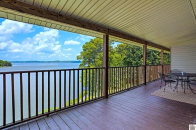 Affordable Lakefront Condo - Priced to Sell! This 2-bedroom - Lake Condo For Sale in Murray, Kentucky