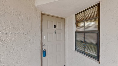 Beautifully maintained lakefront condo featuring 2 bedrooms and - photo 4