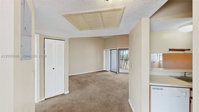 Beautifully maintained lakefront condo featuring 2 bedrooms and - photo 5
