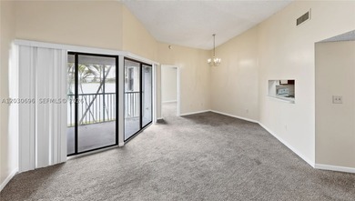Beautifully maintained lakefront condo featuring 2 bedrooms and - photo 6