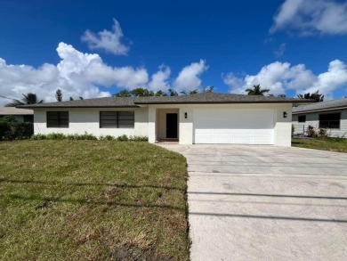 Lake Osborne Home For Sale in Lake Worth Florida