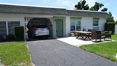 Welcome to your quiet Florida oasis in Tyrone Villas! Discover - photo 3