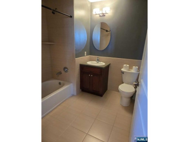 Fantastic modern 2-bedroom, 1-bath condo located in Fairview