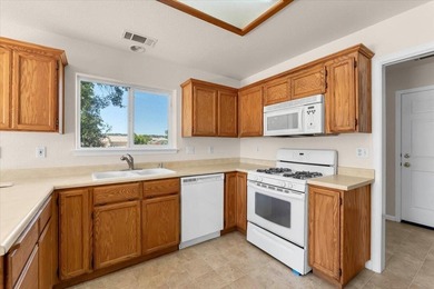 This sweet 1,513 sq. ft. Lake California home is turning heads - photo 12