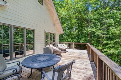 Exceptional lakefront living with room for everyone! This 5BR/3 - photo 13