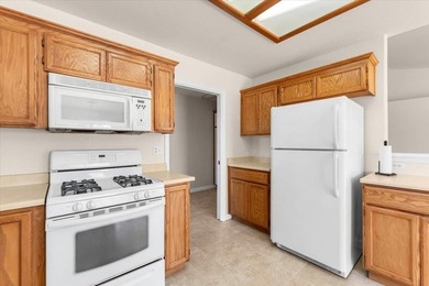 This sweet 1,513 sq. ft. Lake California home is turning heads - photo 13