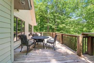 Exceptional lakefront living with room for everyone! This 5BR/3 - photo 15