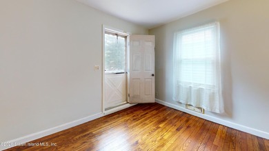 Welcome to 50 Raymond Place! An adorable well maintained 4 - photo 17