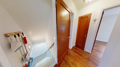 Welcome to 50 Raymond Place! An adorable well maintained 4 - photo 19