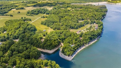 Exceptional lakefront living with room for everyone! This 5BR/3 - photo 20