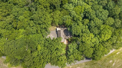 Exceptional lakefront living with room for everyone! This 5BR/3 - photo 22