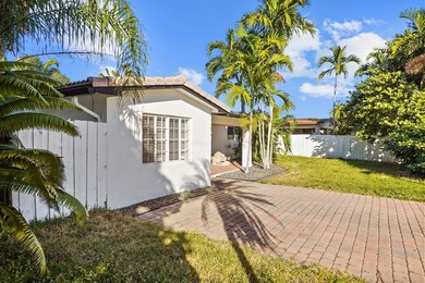 Welcome to this charming Fort Lauderdale home ideally located - photo 24