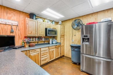 Exceptional lakefront living with room for everyone! This 5BR/3 - photo 31