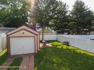 Welcome to 50 Raymond Place! An adorable well maintained 4 - photo 39
