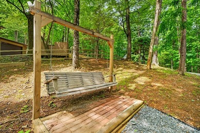 MOUNTAIN LIVING MEETS STORYBOOK CHARM! Creekside serenity - photo 3