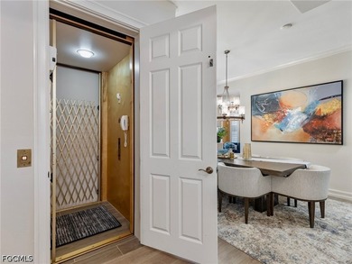 Stunning top-floor coach home in Coronado at Gulf Harbour Yacht - photo 5