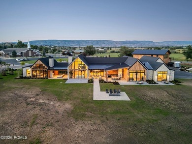 Set on more than four pristine acres beneath the iconic backdrop - photo 46