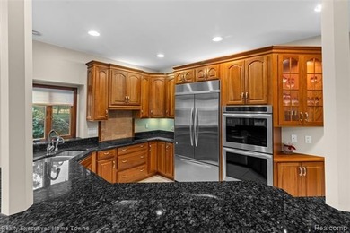 Located on one of Golfside's most desirable lots, this custom R - photo 5