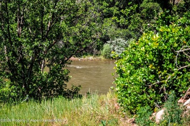 A rare opportunity to acquire 2.62 commercially zoned acres with - photo 15