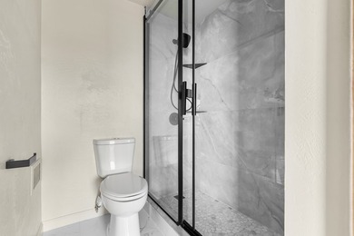 Fully remodeled and move-in ready condo in the desirable Kona - photo 6