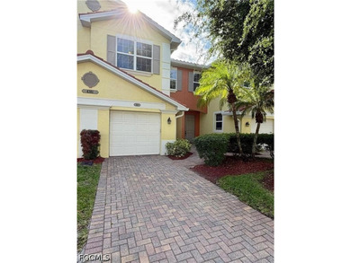 Welcome to this beautifully maintained 3-bedroom, 2.5-bath - photo 1