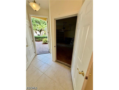 Welcome to this beautifully maintained 3-bedroom, 2.5-bath - photo 3