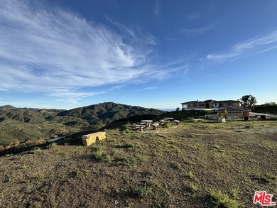 Rare opportunity to own a remarkable parcel along the iconic - photo 4