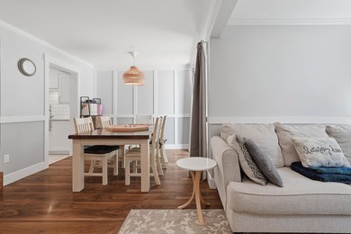 Beautifully renovated end-unit townhome in the highly - photo 4
