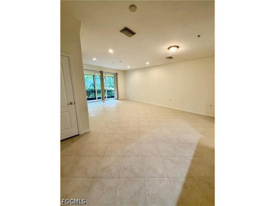 Welcome to this beautifully maintained 3-bedroom, 2.5-bath - photo 6