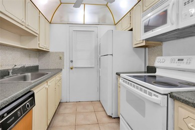 Bright, spacious and well maintained 1/1 condo in the heart of