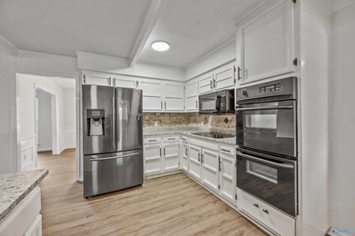 Enjoy golf course living with NO HOA, WORKSHOP and POOL! - photo 13
