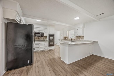 Enjoy golf course living with NO HOA, WORKSHOP and POOL! - photo 15