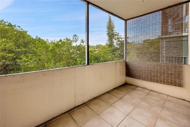 Bright, spacious and well maintained 1/1 condo in the heart of