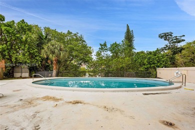 Bright, spacious and well maintained 1/1 condo in the heart of