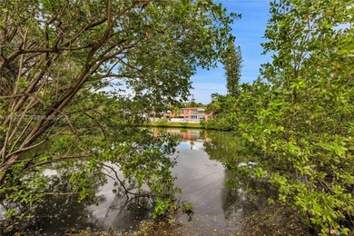 Bright, spacious and well maintained 1/1 condo in the heart of