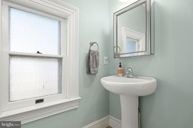Rare piece of history, Dr. John Hopkins House, Old world - photo 34