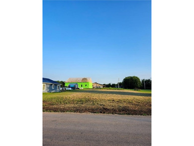 Are you looking for a perfectly level lot, directly on the - photo 4