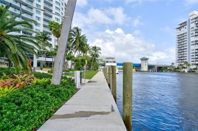 Great condo hotel unit in the heart of Fort Lauderdale. Located - photo 8