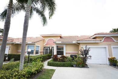 Lake Condo For Sale in Boynton Beach, Florida