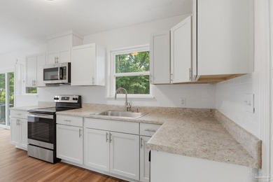 Move-in ready, beautifully renovated, and affordably priced - photo 14