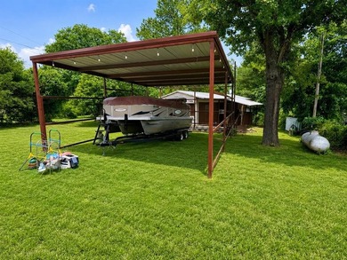 Just minutes from the shores of Lake Eufaula, this charming lake - photo 4