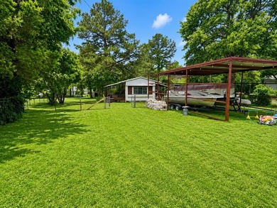 Just minutes from the shores of Lake Eufaula, this charming lake - photo 5