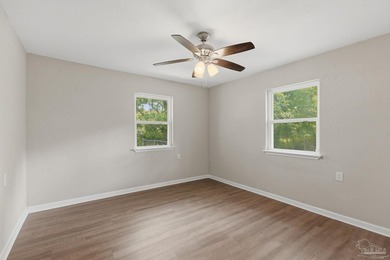 Move-in ready, beautifully renovated, and affordably priced - photo 27