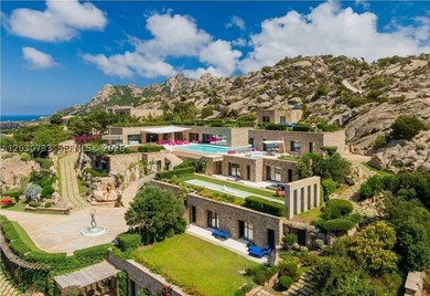 VILLA - Costa Smeralda - Sardinia, Italy Perched above the - photo 1