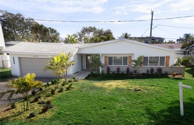 Back on the market with brand new upgrades! This beautifully - photo 2