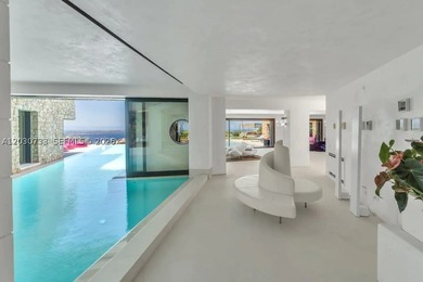 VILLA - Costa Smeralda - Sardinia, Italy Perched above the - photo 3