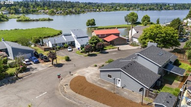 Just a block from Fairview lake, this beautifully maintained - photo 43