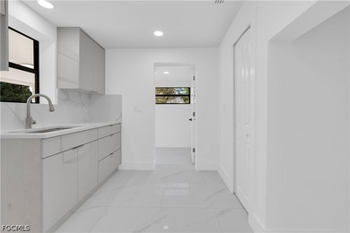 Fully Renovated 4BR Home on Rare DOUBLE LOT. Move-in ready and - photo 7
