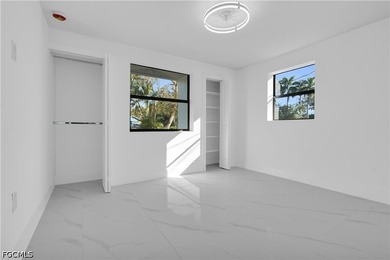 Fully Renovated 4BR Home on Rare DOUBLE LOT. Move-in ready and - photo 9